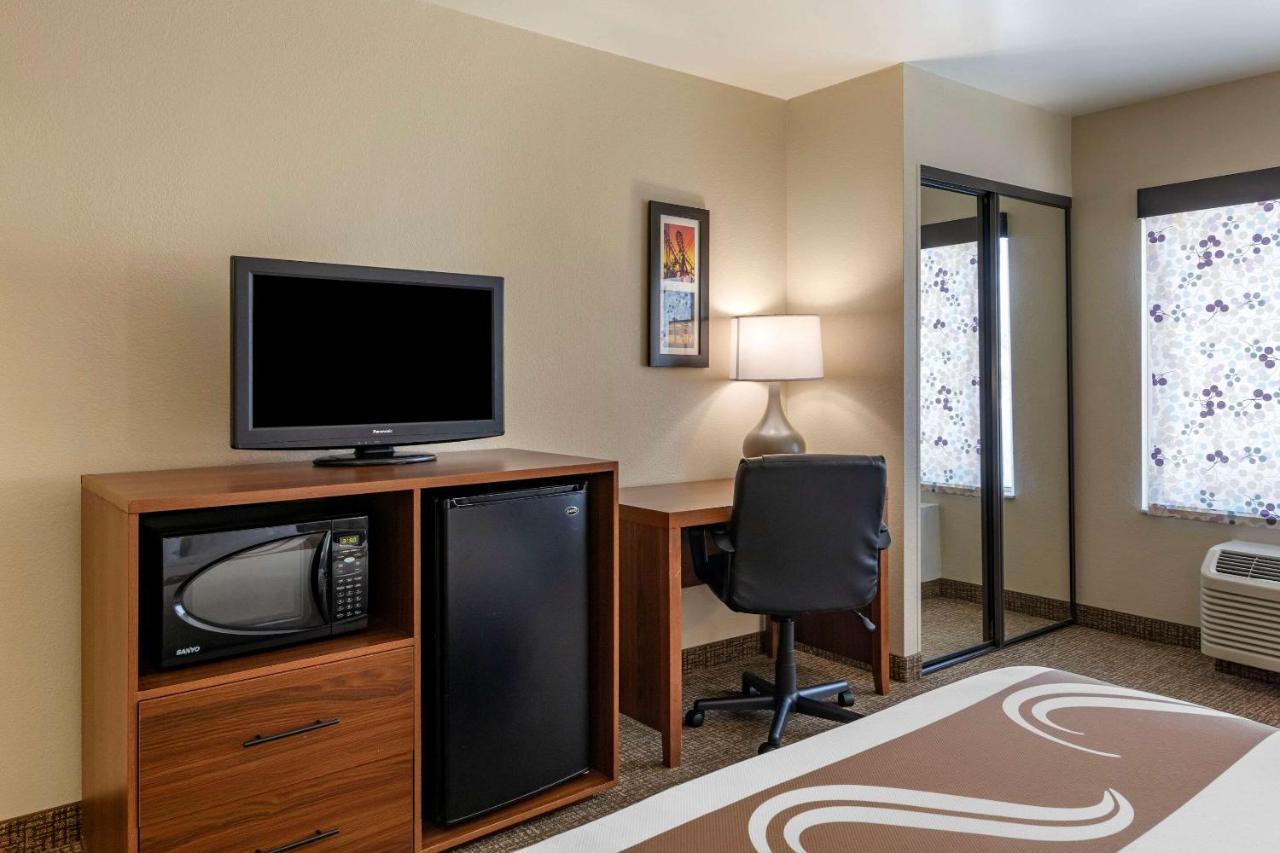 Deluxe Room, 1 King Bed, Accessible Tub, Non Smoking at Quality Inn Placentia Anaheim Fullerton
