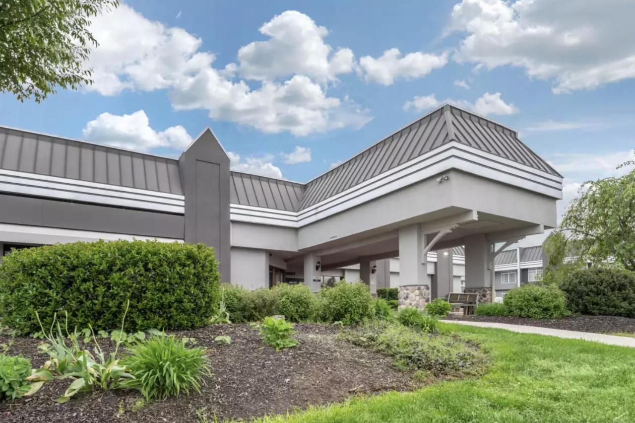 | Charming Rooms with Bath, NEW CUMBERLAND - SK