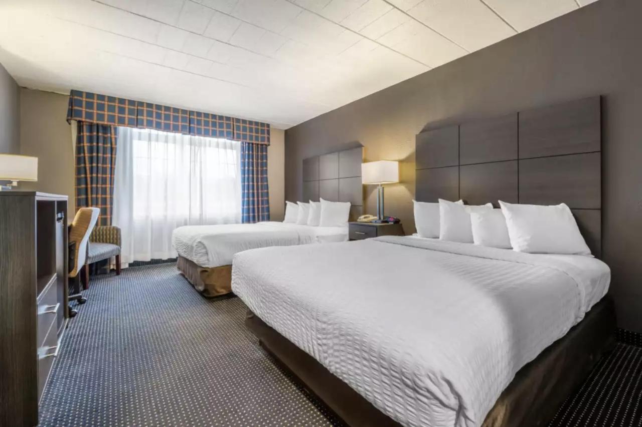 | Charming Rooms with Bath, NEW CUMBERLAND - SK