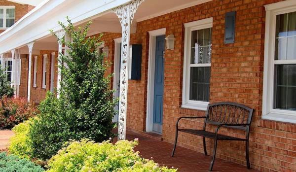  | Governor House Inn Arlington/Falls Church