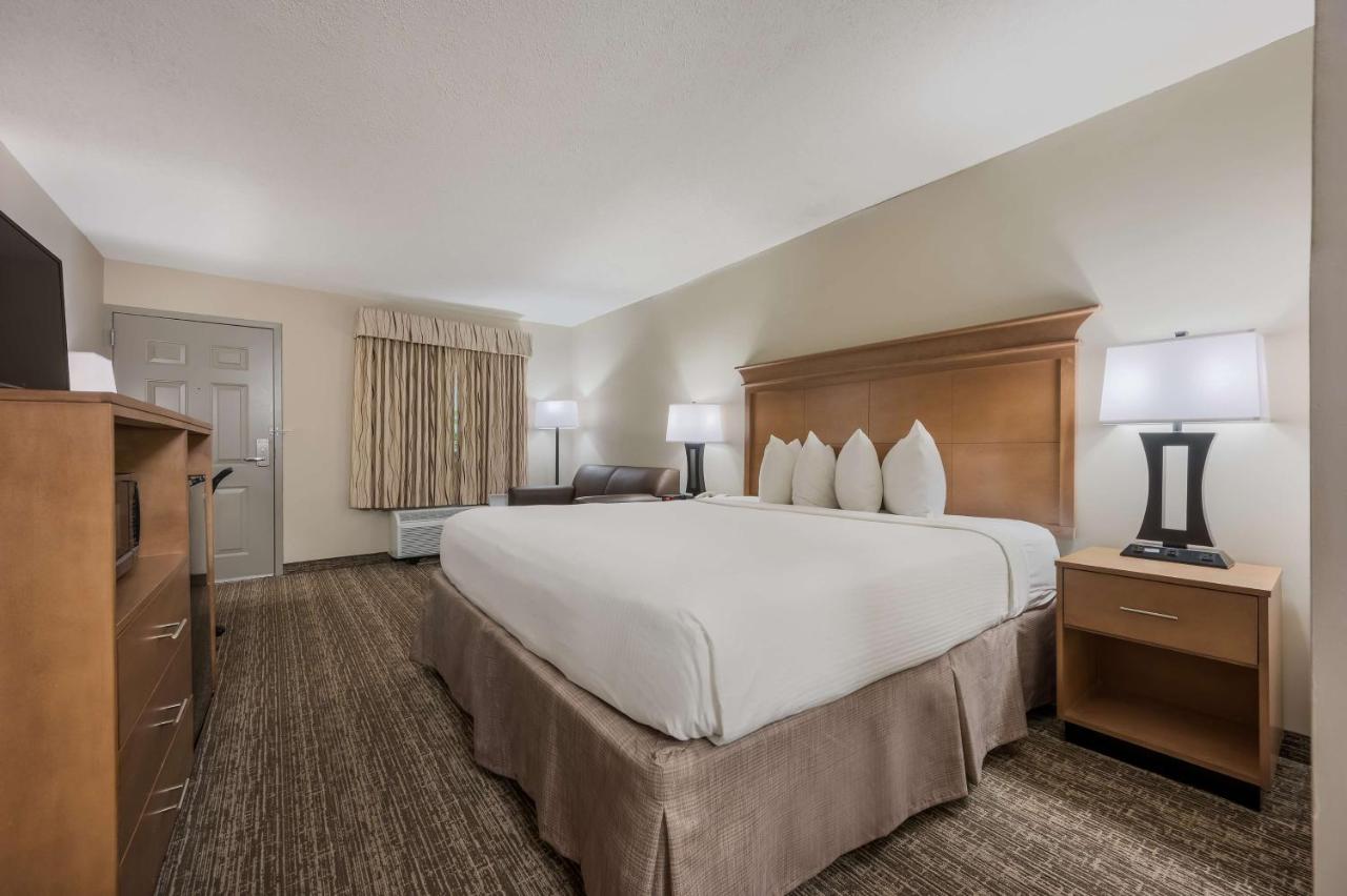 King Room - Mobility Accessible at Best Western University Inn
