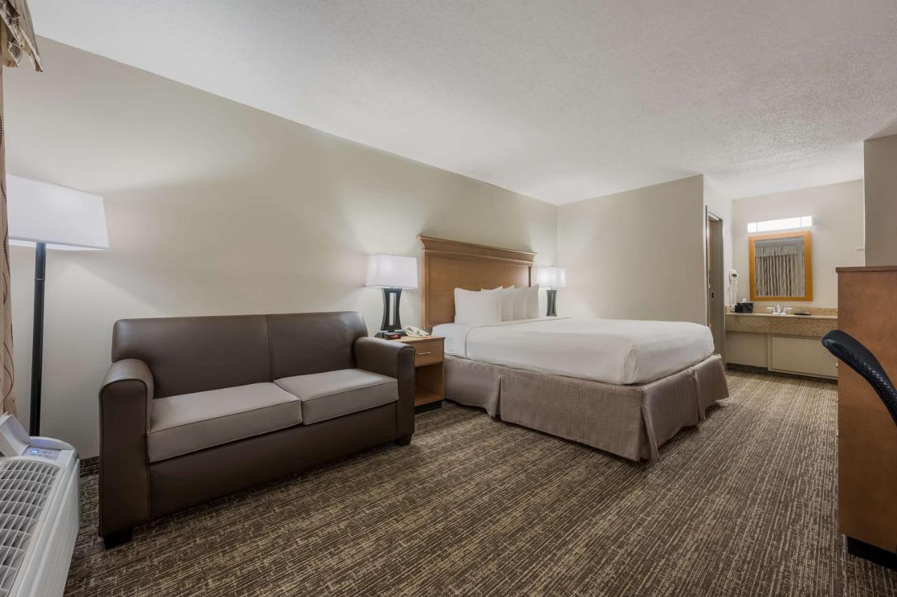 King Room - Mobility Accessible at Best Western University Inn