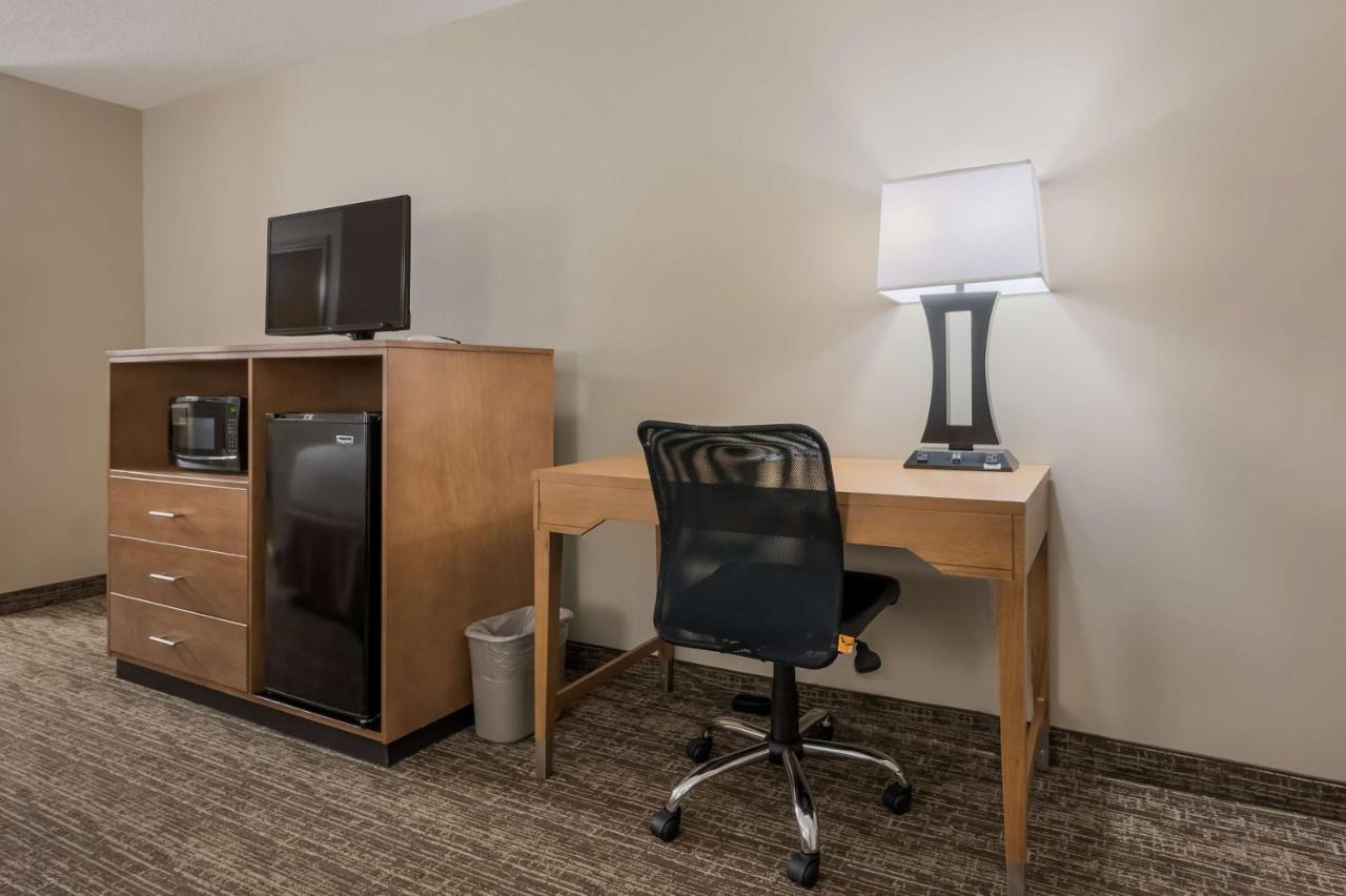 Double Room with Two Double Beds at Best Western University Inn