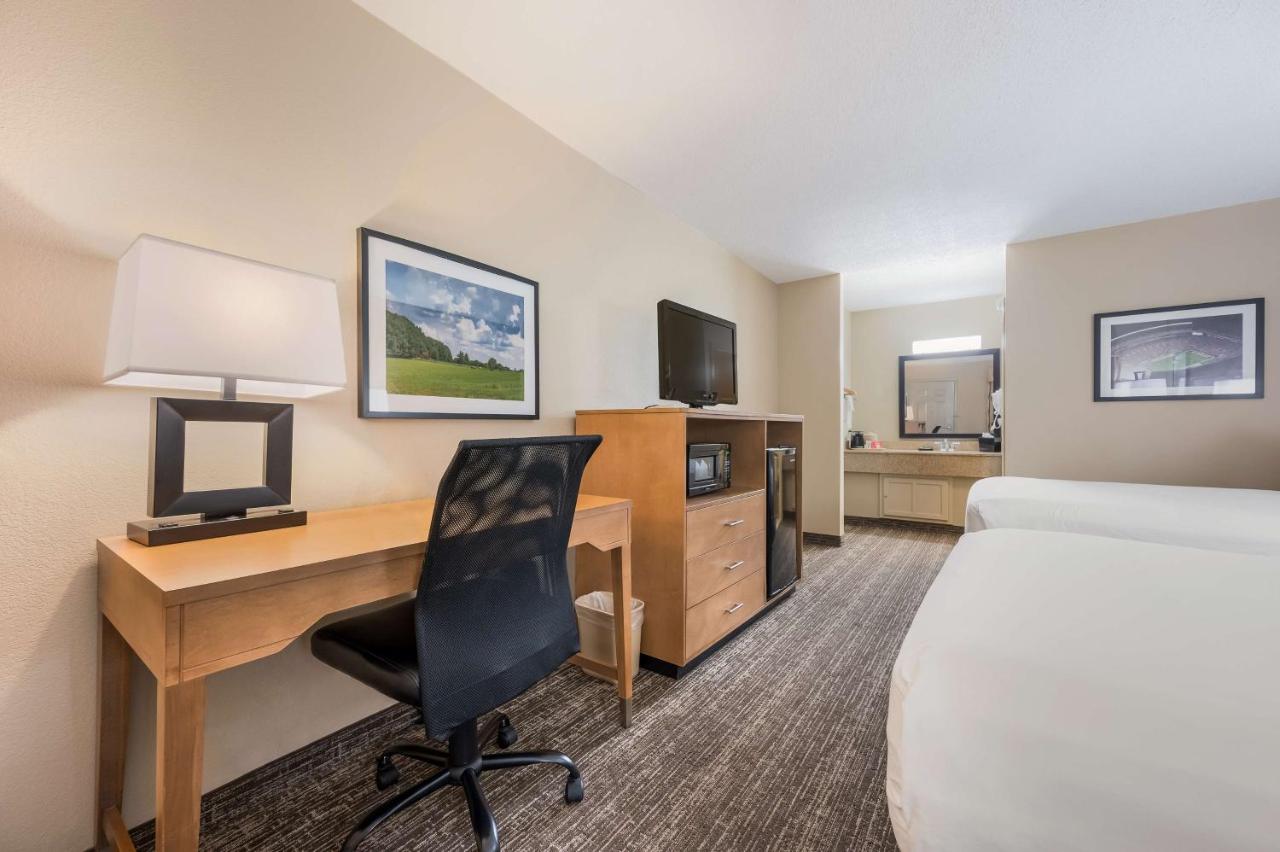 Double Room with Two Double Beds at Best Western University Inn