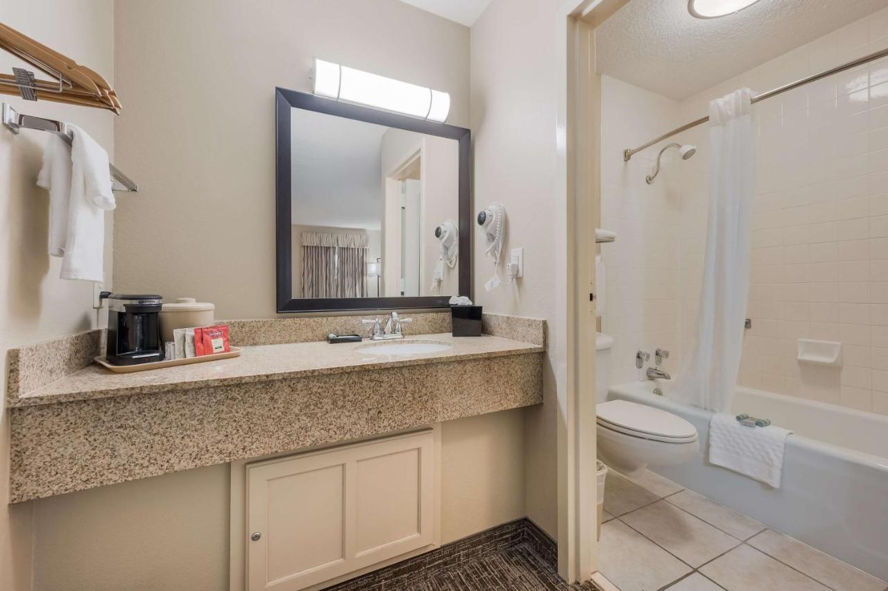 Double Room with Two Double Beds at Best Western University Inn