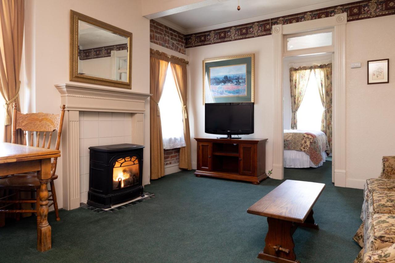 | The Bishop Hotel