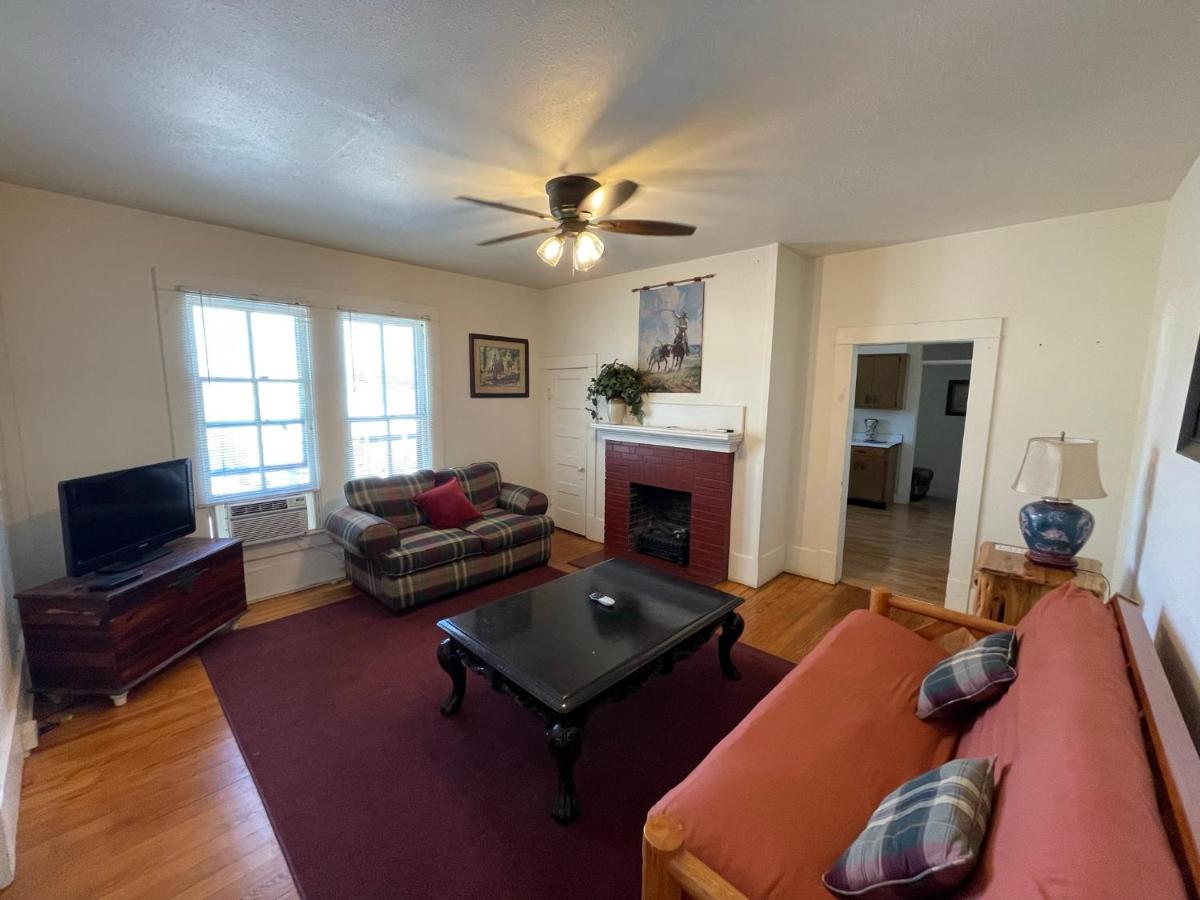 | Carriage Inn - Hondo Suite 3