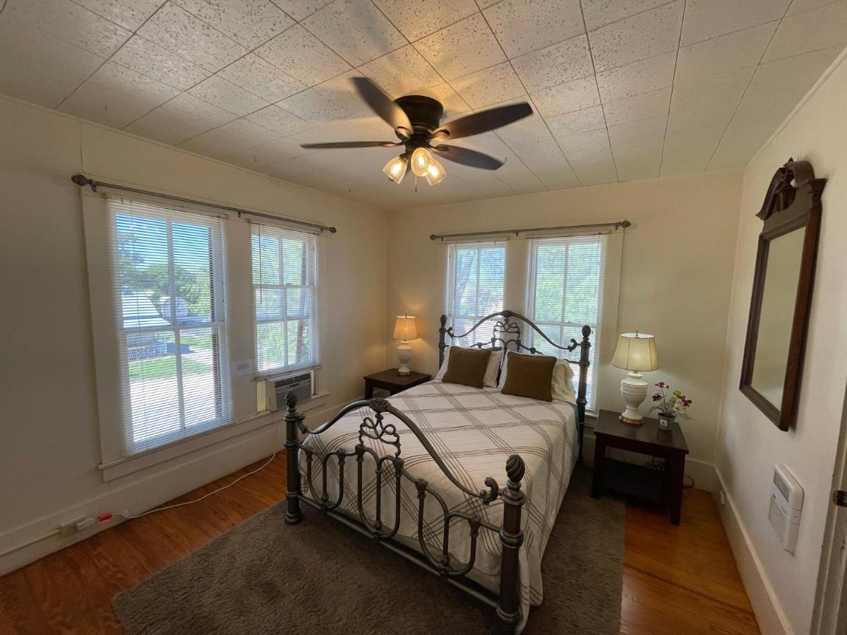 | Carriage Inn - Hondo Suite 3