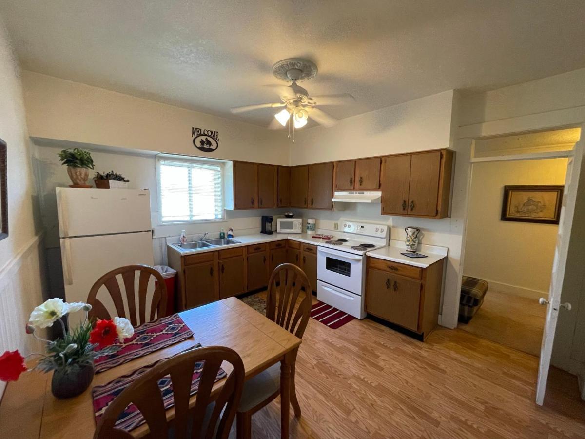 | Carriage Inn - Hondo Suite 3