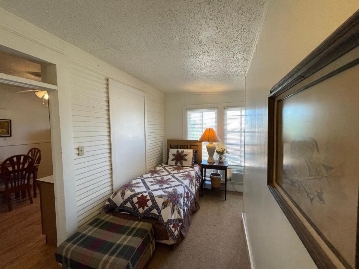 | Carriage Inn - Hondo Suite 3