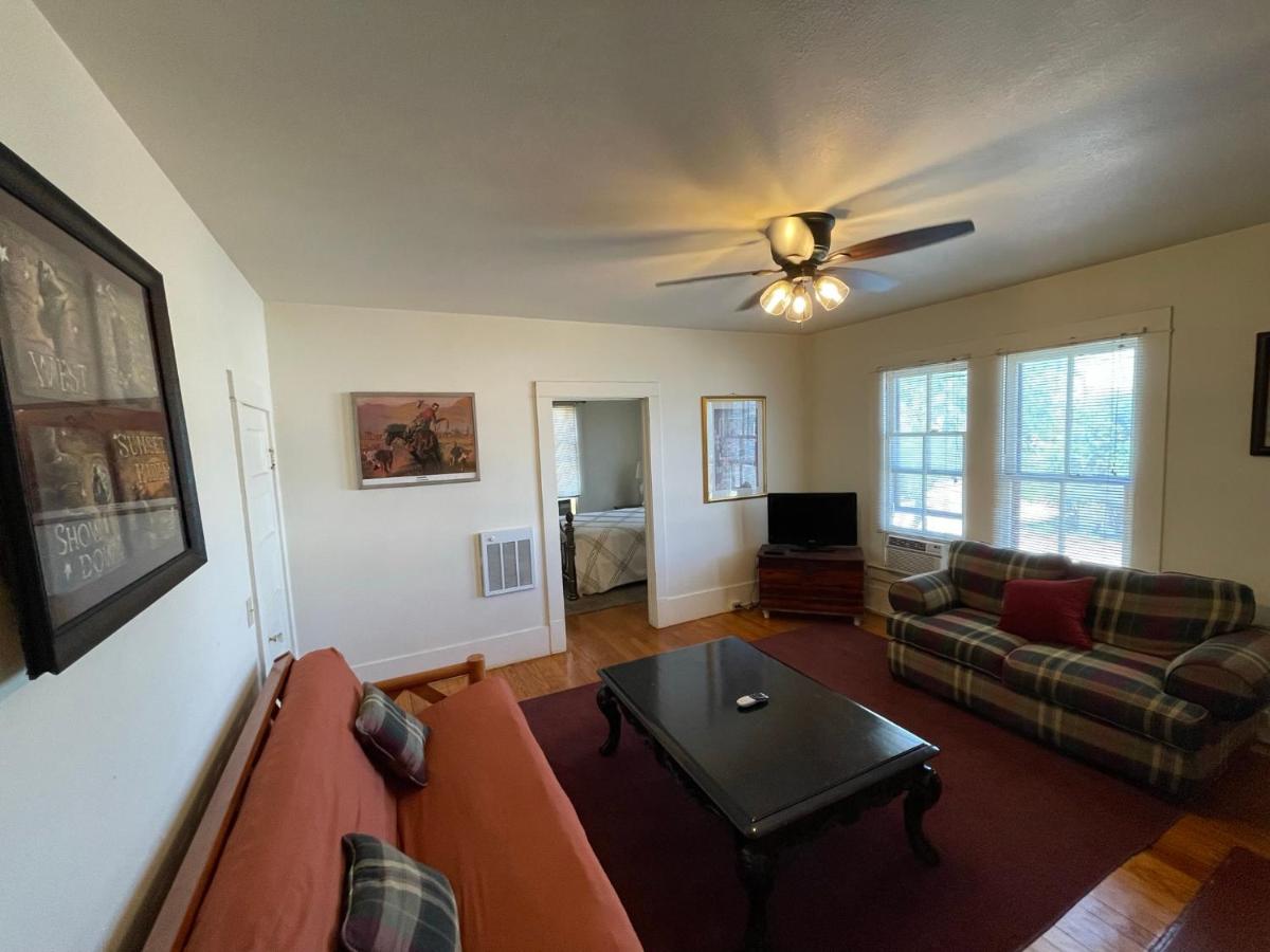 | Carriage Inn - Hondo Suite 3