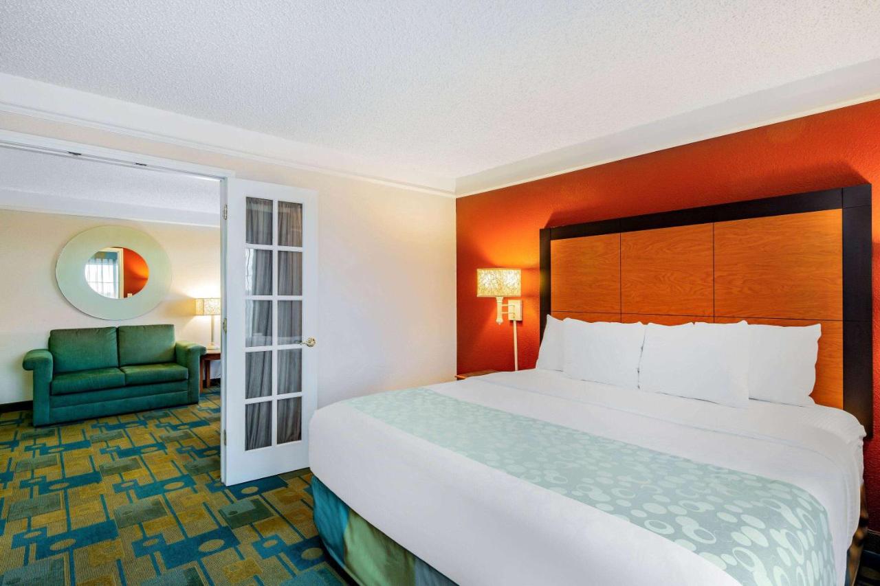 King Suite - Non-Smoking at La Quinta Inn & Suites by Wyndham Fremont / Silicon Valley