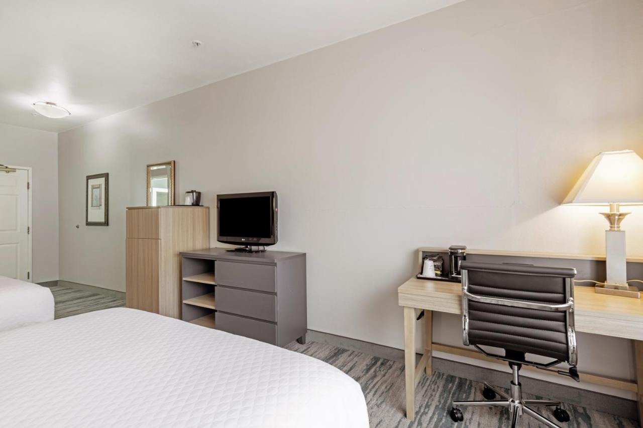 Queen Room with Two Queen Beds - Non-Smoking at SureStay by Best Western Lewisville Dallas