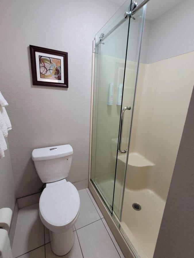 Standard Queen Room - Non Smoking at Clarion Pointe Harrodsburg-Danville