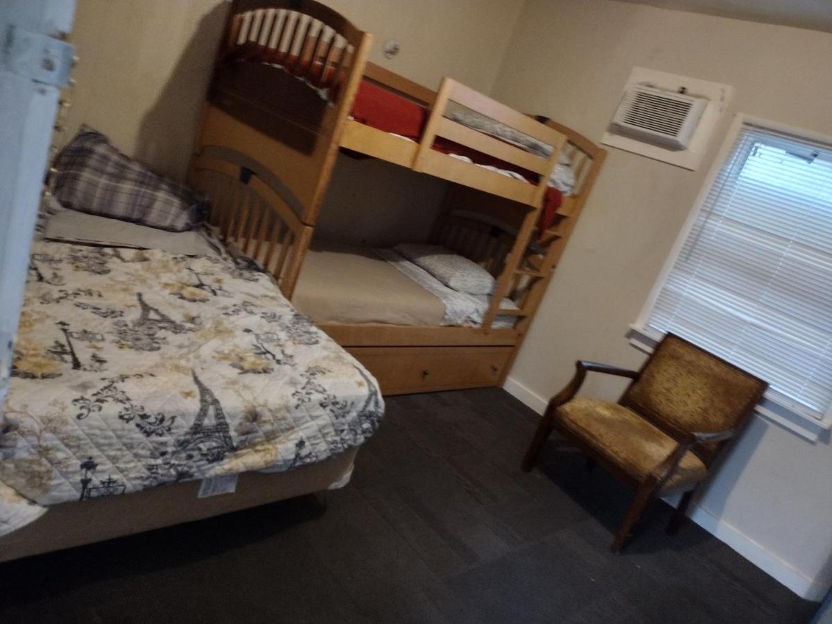 | Room in Lodge - Shasta Motel in Turlock, Ca