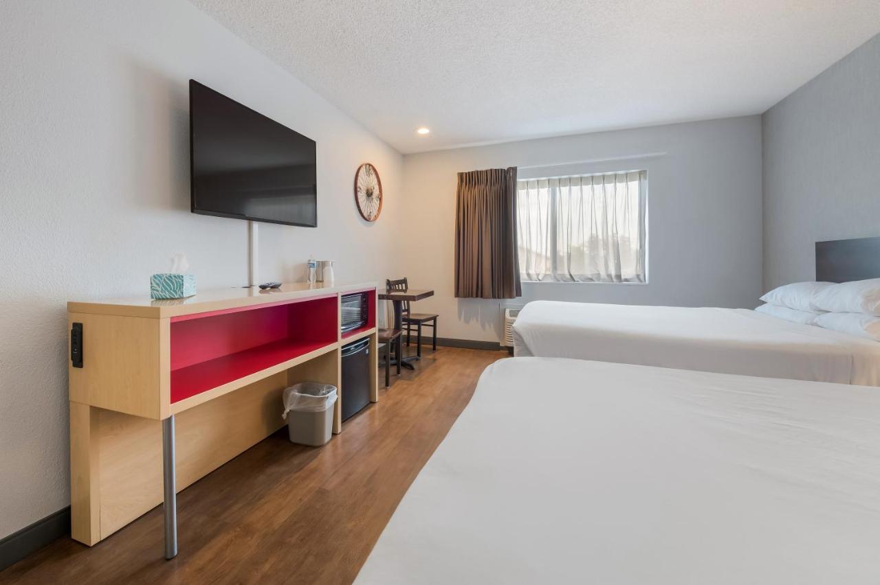 Queen Room with Two Queen Beds at Red Lion Inn & Suites Ontario