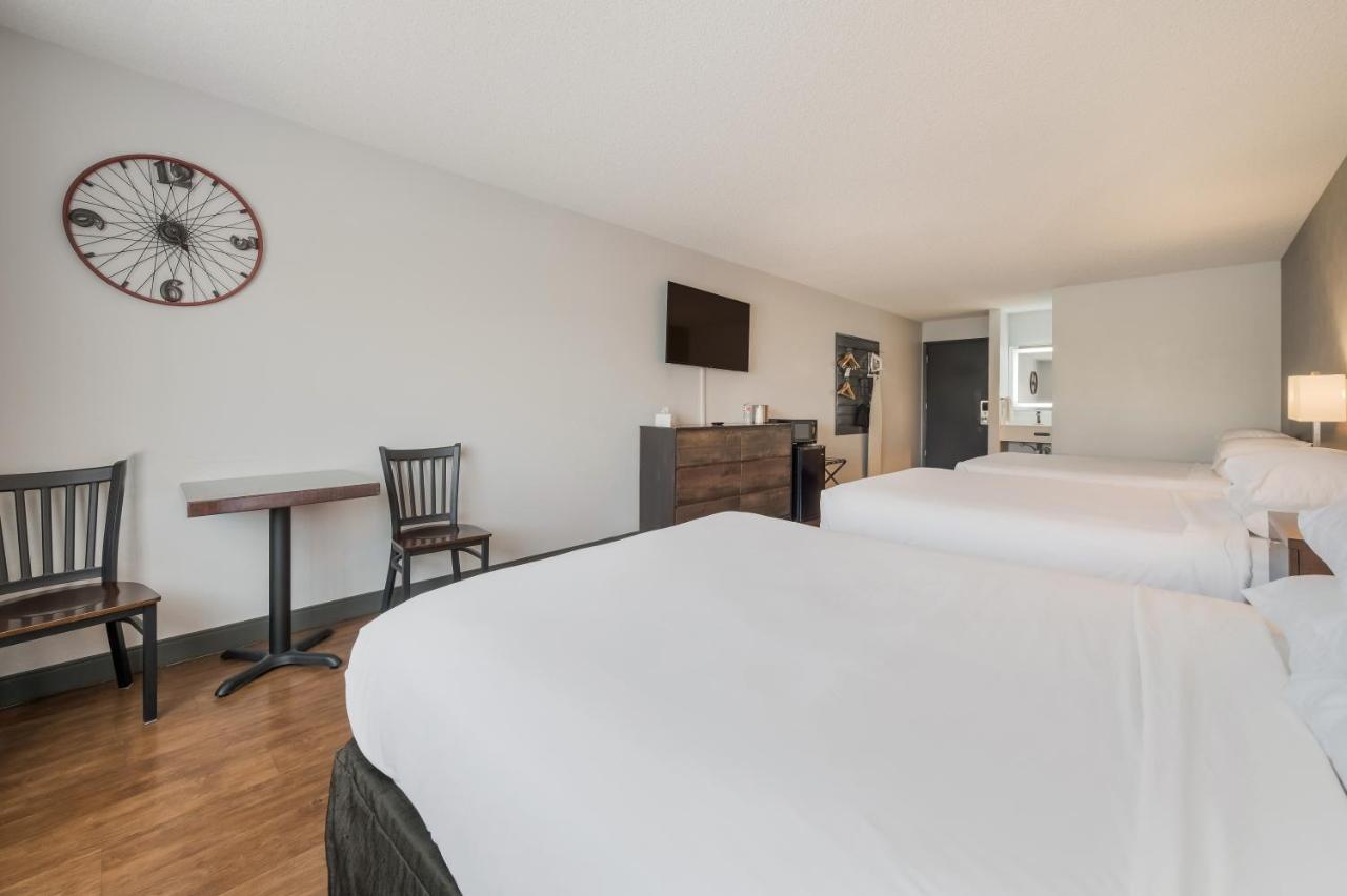 Standard Triple Room at Red Lion Inn & Suites Ontario