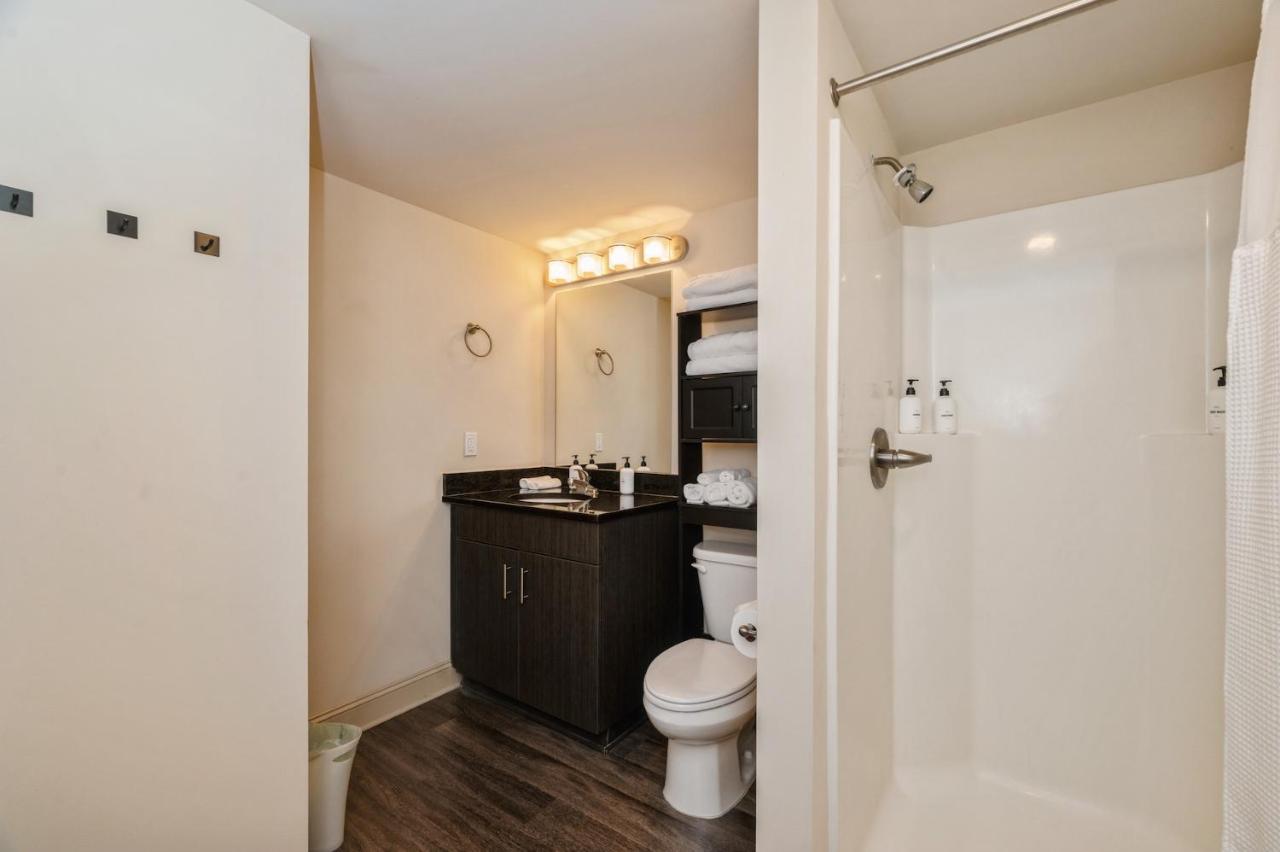 One-Bedroom Apartment (Self Check-in with Virtual Front Desk) at Kasa Arts District Winston-Salem