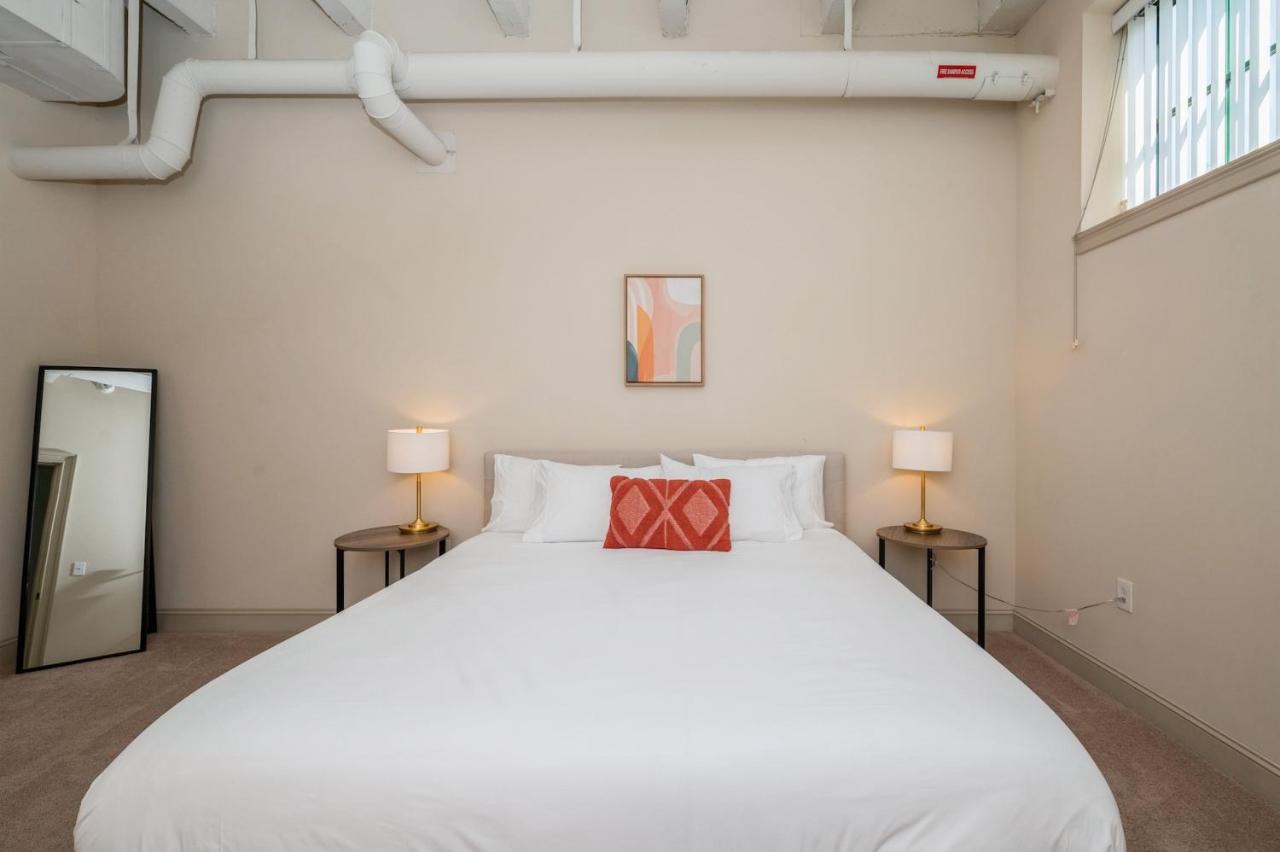 One-Bedroom Apartment (Self Check-in with Virtual Front Desk) at Kasa Arts District Winston-Salem
