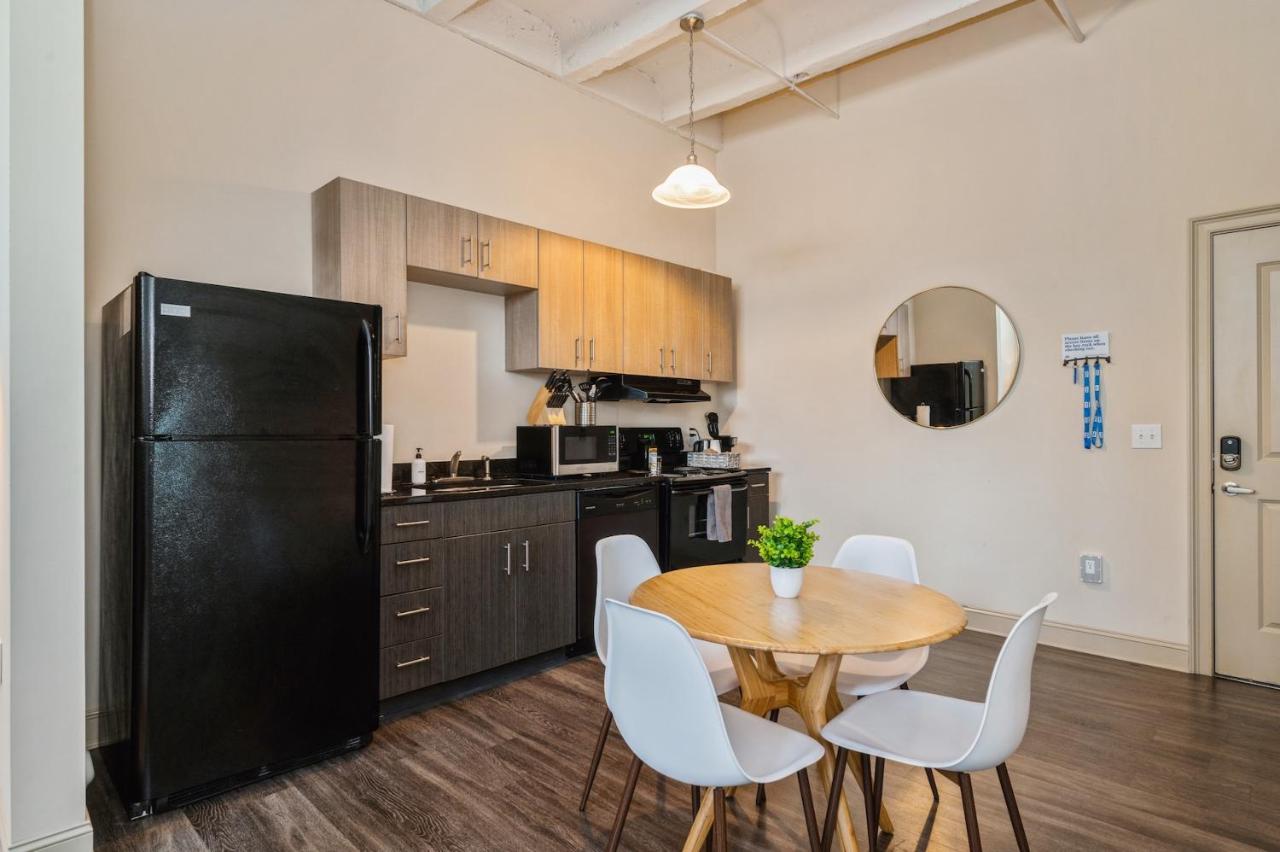 One-Bedroom Apartment (Self Check-in with Virtual Front Desk) at Kasa Arts District Winston-Salem