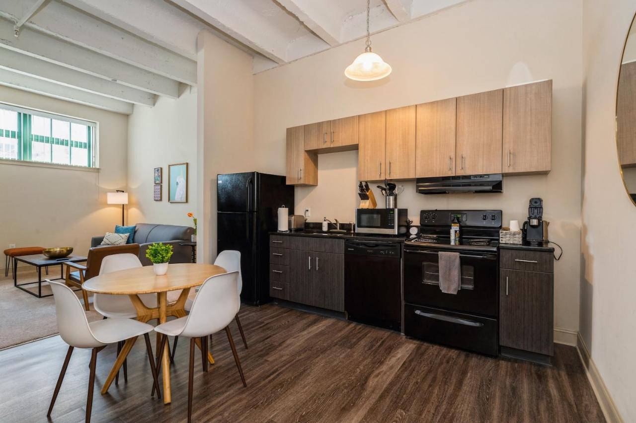 One-Bedroom Apartment (Self Check-in with Virtual Front Desk) at Kasa Arts District Winston-Salem