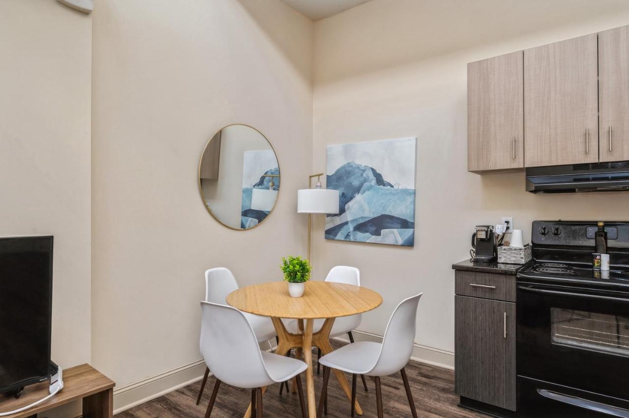 Studio (Self Check-in with Virtual Front Desk) at Kasa Arts District Winston-Salem