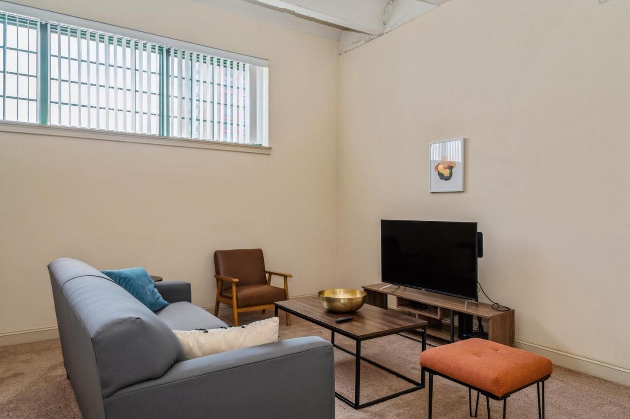 Studio (Self Check-in with Virtual Front Desk) at Kasa Arts District Winston-Salem