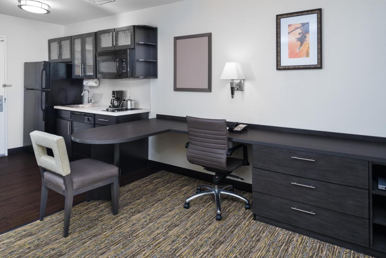 Queen Studio - Non Smoking at Candlewood Suites Olympia/Lacey by IHG