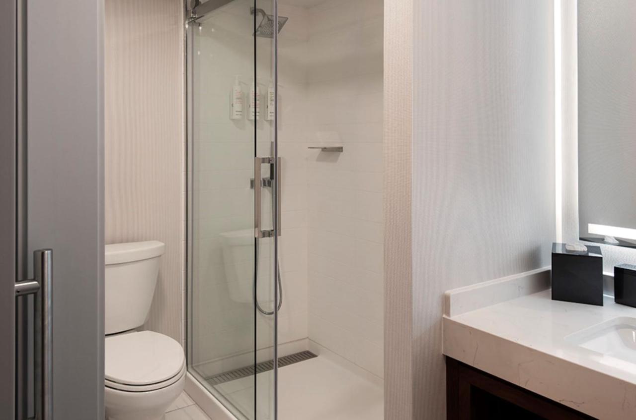 King Room with City View - Club Lounge Access at Marriott Springfield Downtown