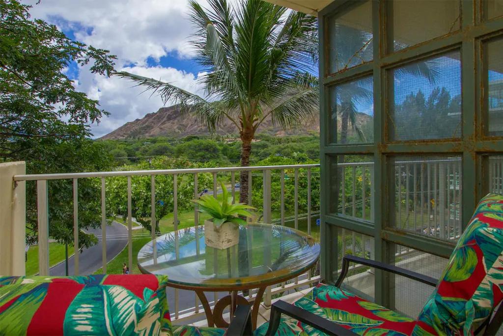 | Diamond Head Beach Hotel