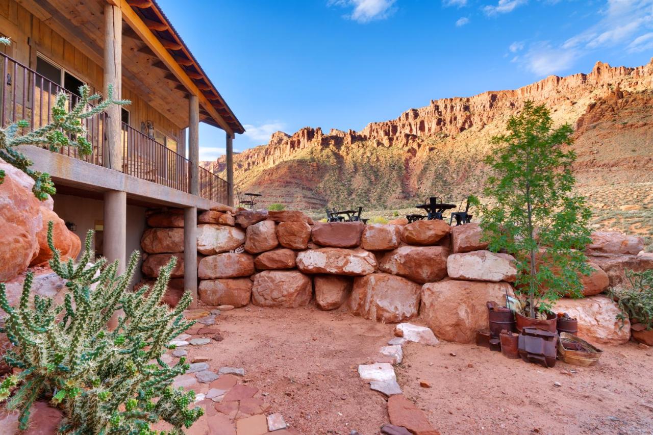 | Hideout at the Rim