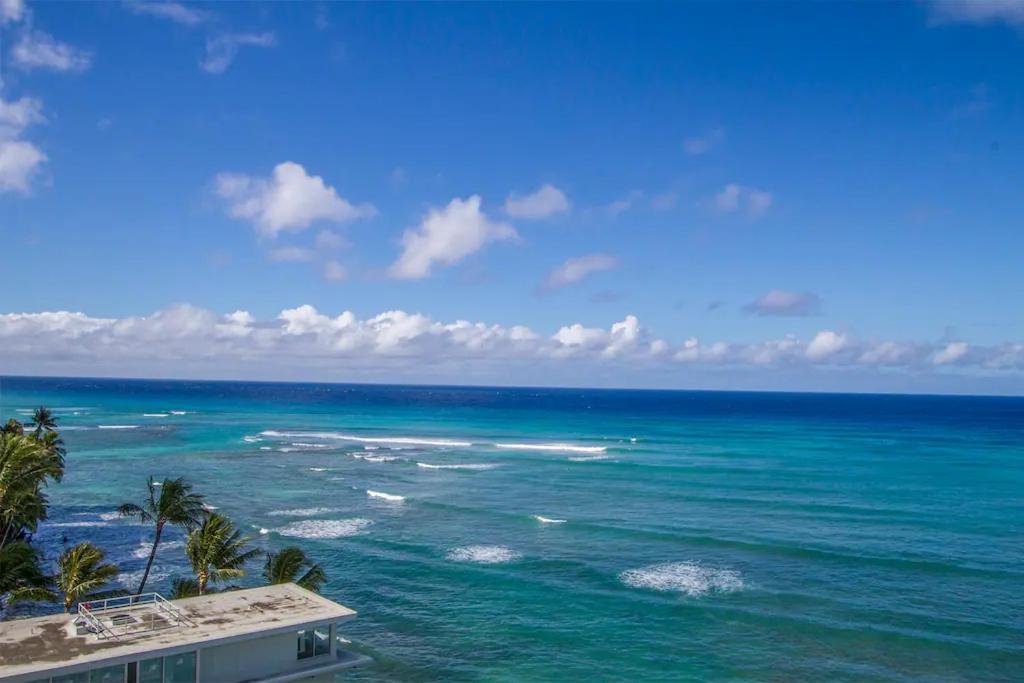 | Diamond Head Beach Hotel