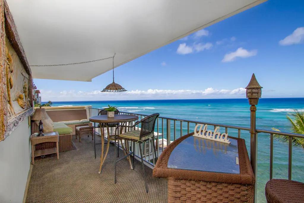 | Diamond Head Beach Hotel