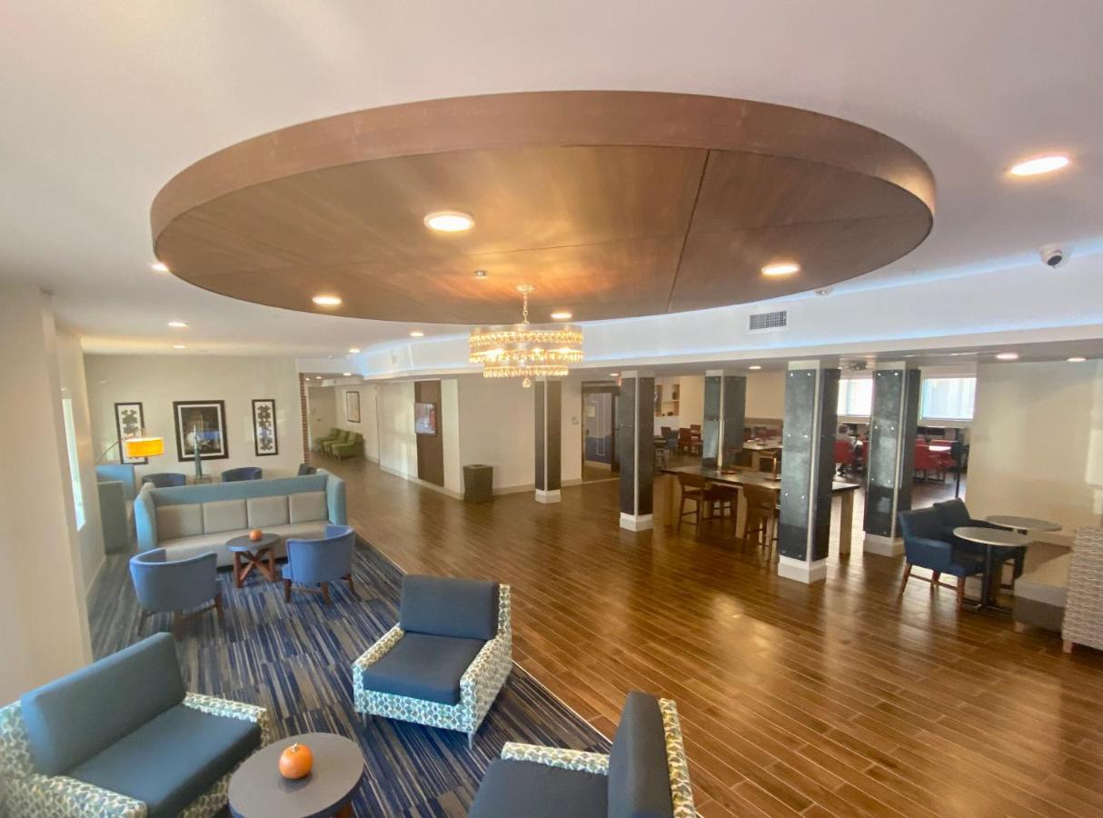 | Holiday Inn Express & Suites - Dahlonega - University Area, an IHG Hotel