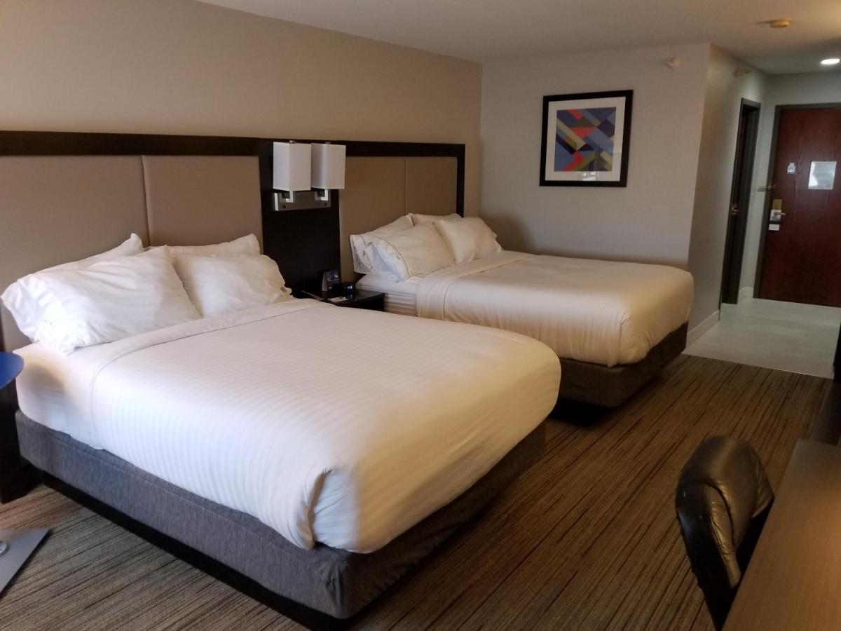 Queen Room with Two Queen Beds at Holiday Inn Express Birch Run - Frankenmuth Area by IHG
