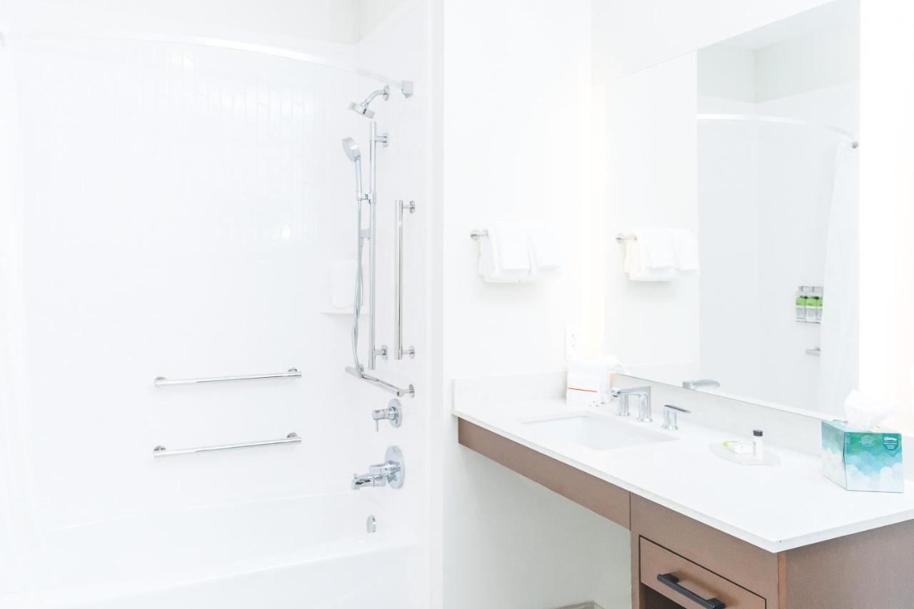 One-Bedroom Queen Room with Two Queen Beds and Mobility Accessible Tub - Non-Smoking at Staybridge Suites Nashville - Vanderbilt Area by IHG