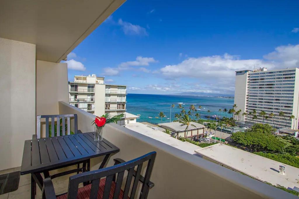 | Diamond Head Beach Hotel