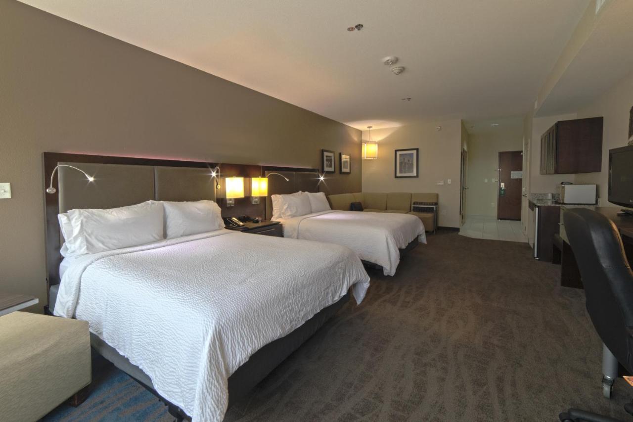 Queen Room with Two Queen Beds at Holiday Inn San Antonio Northwest, an IHG Hotel