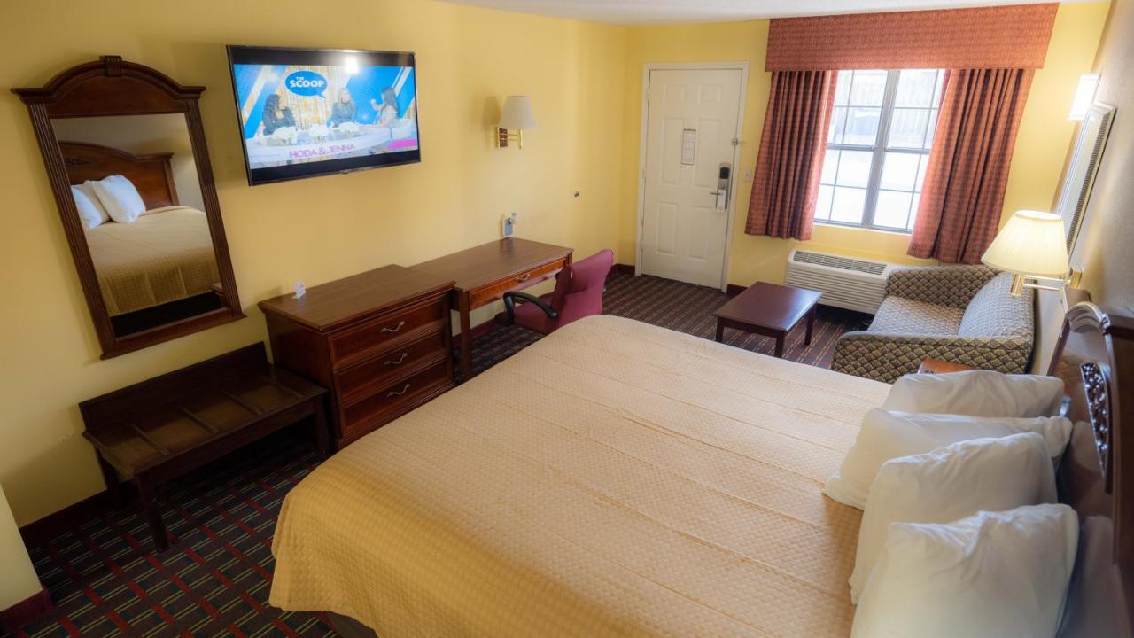 | Loyalty Inn Hawkinsville