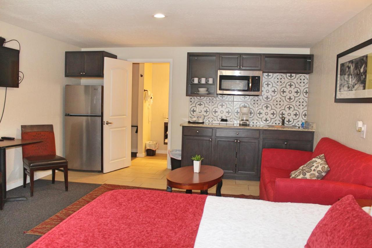  | Bell & Main Alamosa Studio Suite-Walking distance to downtown