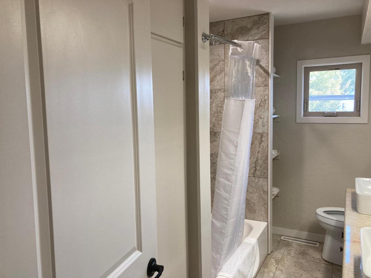  | Bell & Main Alamosa Studio Suite-Walking distance to downtown