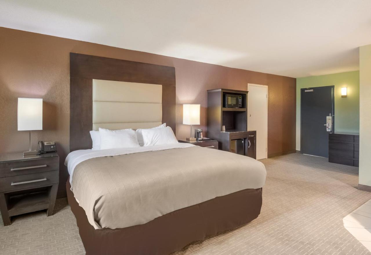 Standard King Room - Non-Smoking at Econo Lodge Hurley - Ironwood