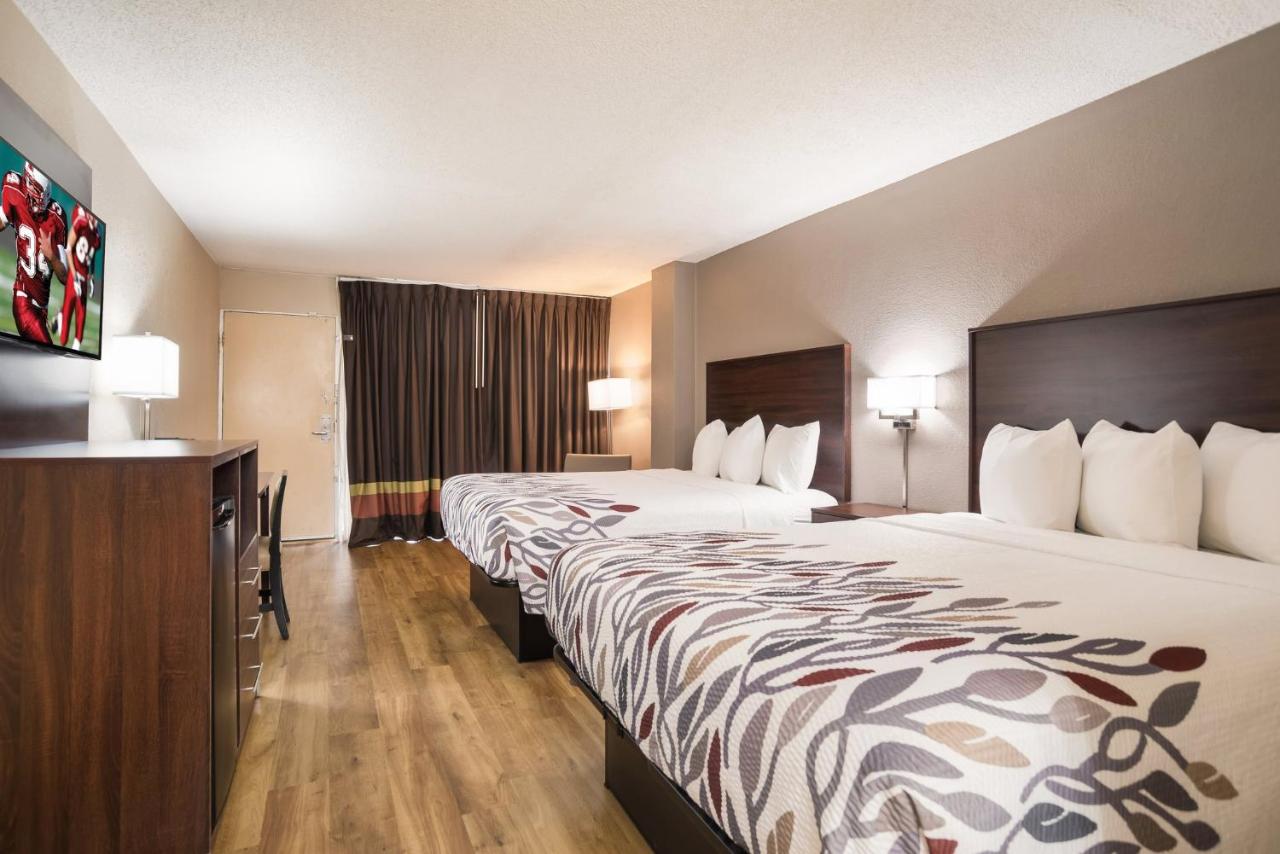 Deluxe Room with Two Queen Beds Non-Smoking at Red Roof Inn Baltimore South - Glen Burnie