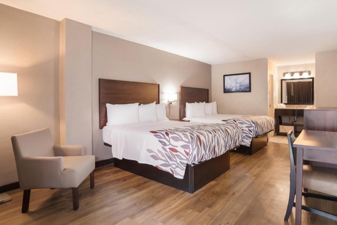 Deluxe Room with Two Queen Beds Non-Smoking at Red Roof Inn Baltimore South - Glen Burnie
