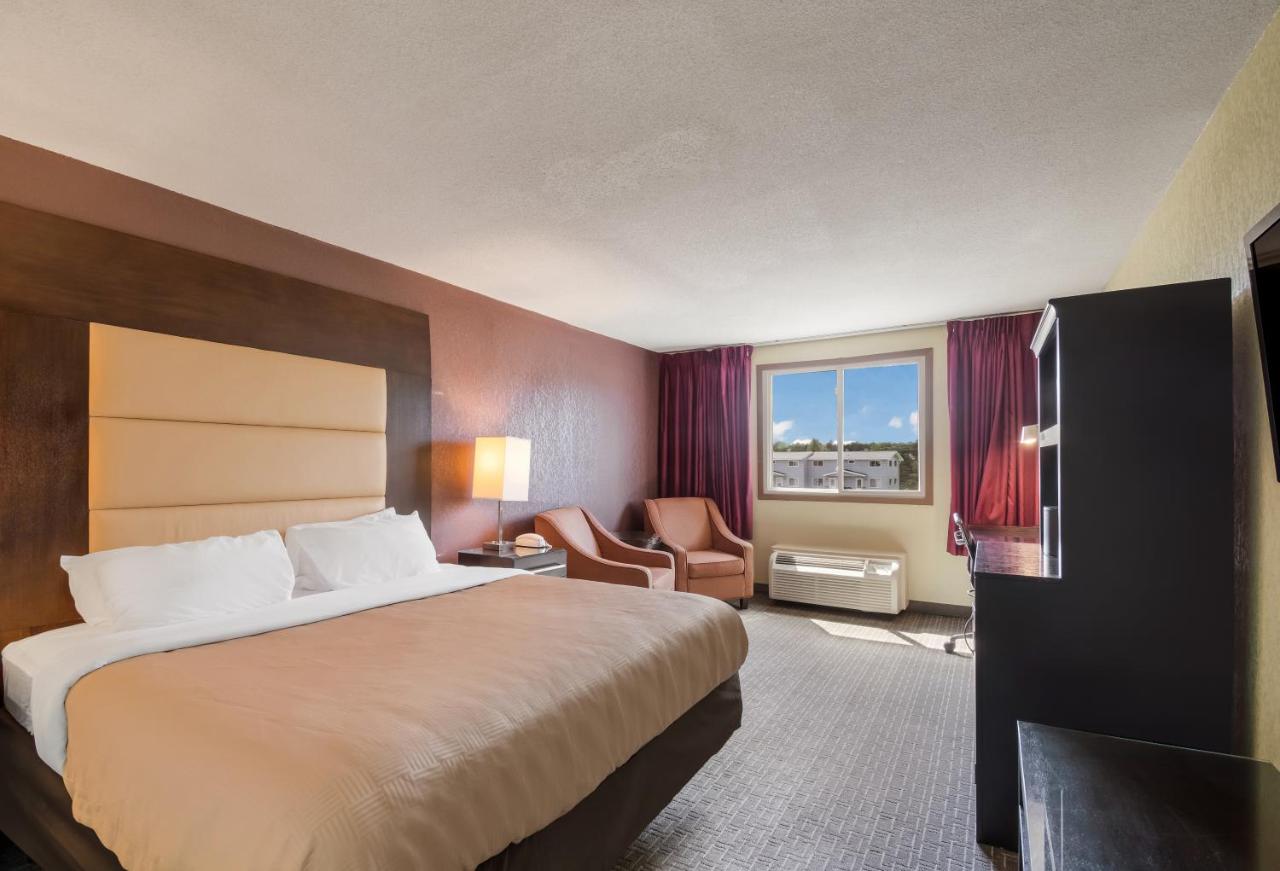 Standard King Room - Non-Smoking at Econo Lodge Hurley - Ironwood