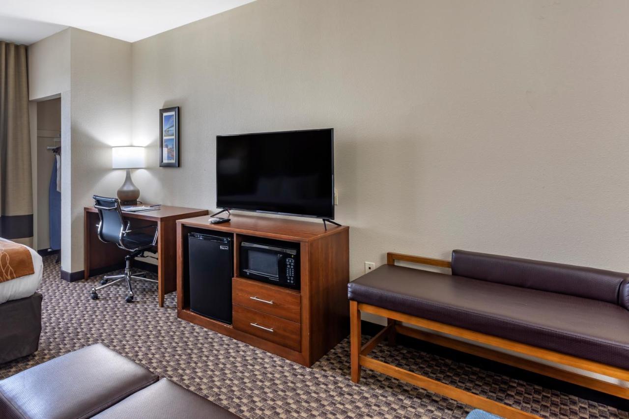 | Comfort Inn & Suites Atoka-Millington