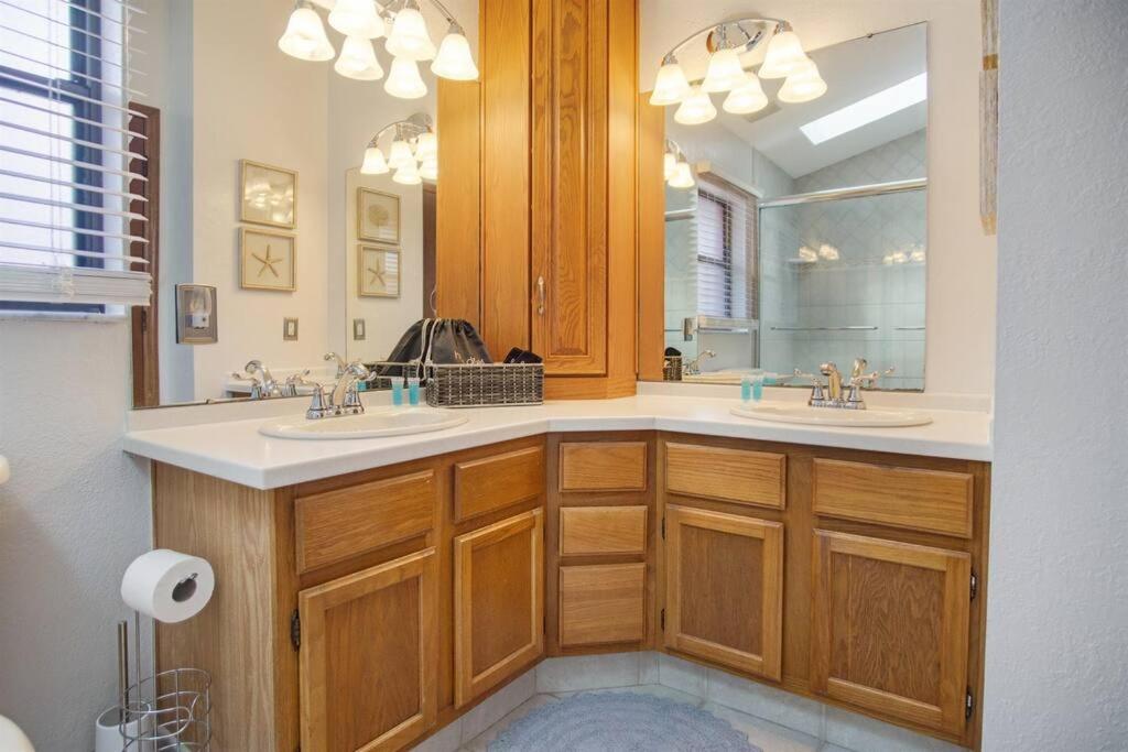 | Family Friendly Pool Paradise Retreat Near Beaches