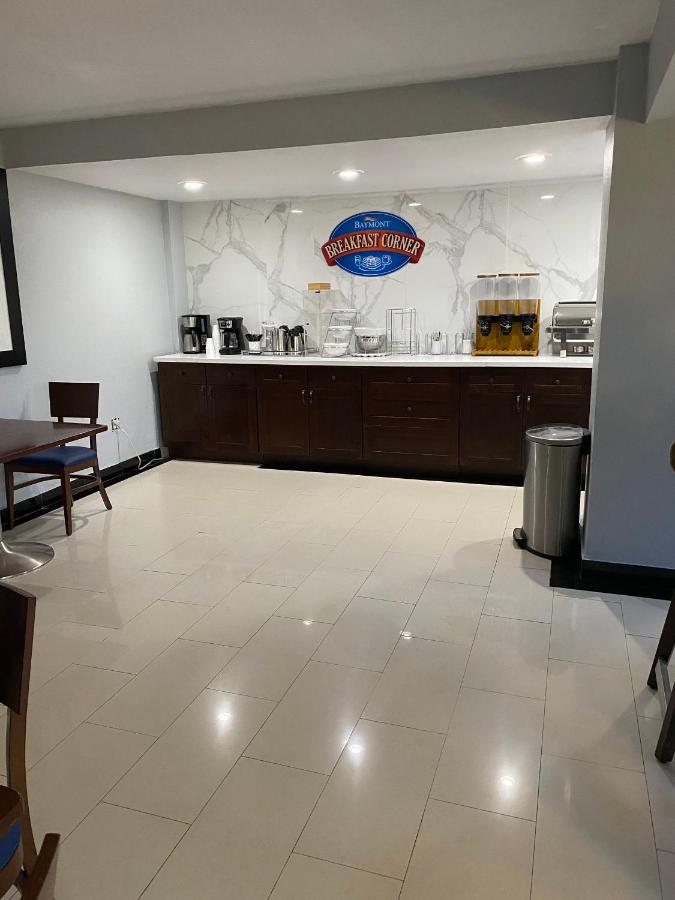| Baymont Inn and Suites
