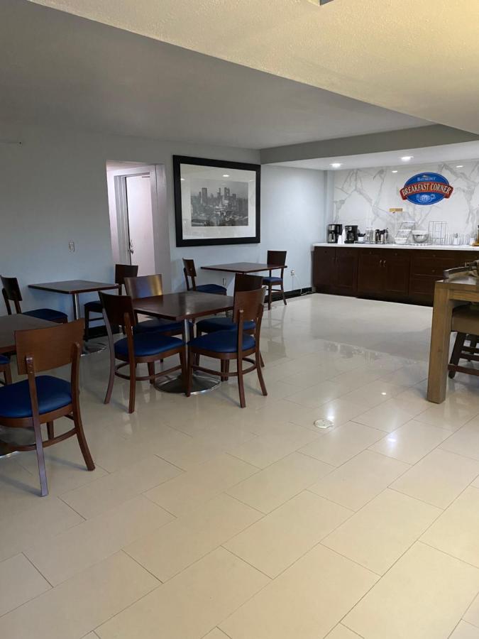 | Baymont Inn and Suites