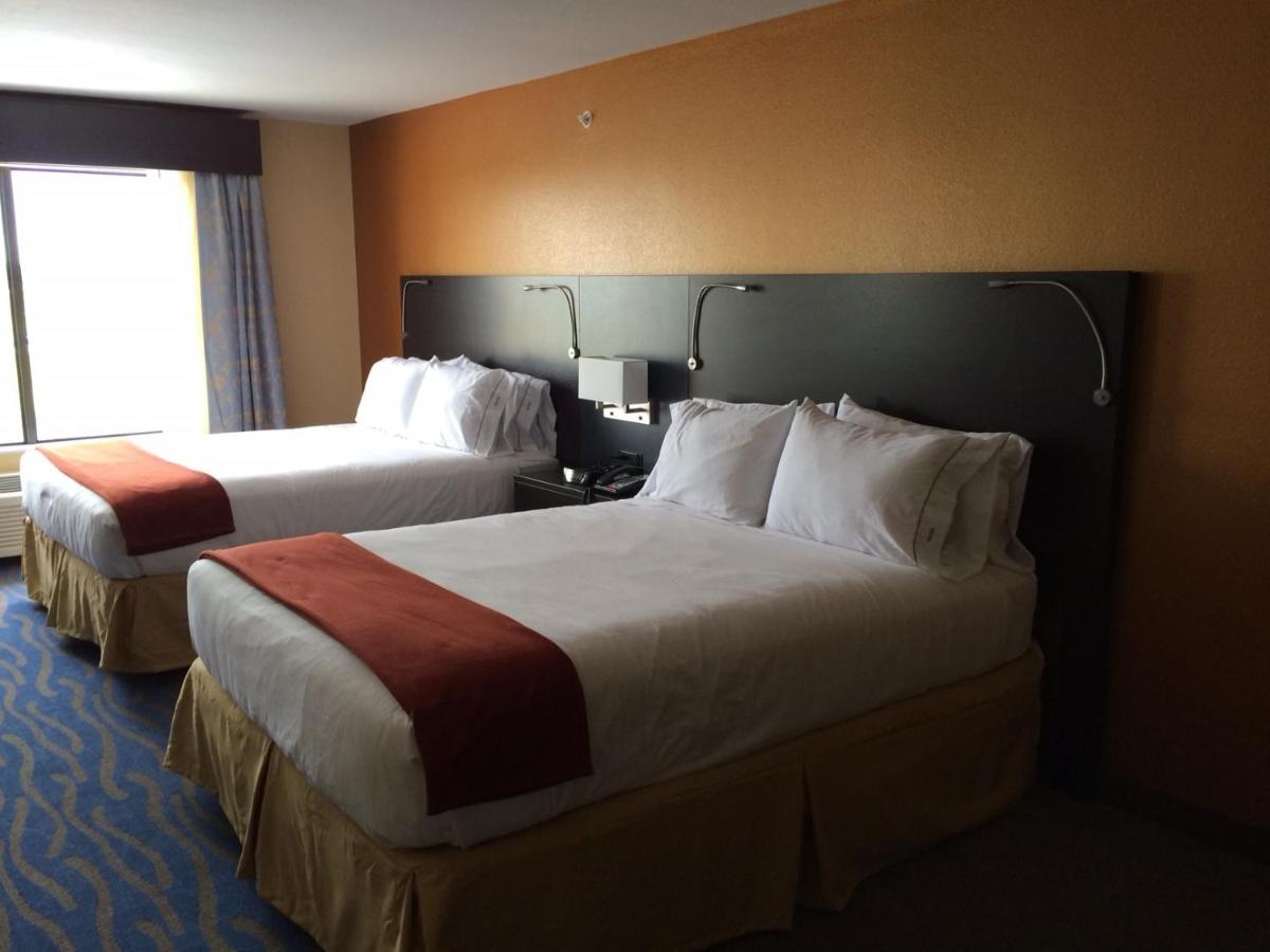  | Holiday Inn Express & Suites St Louis Airport